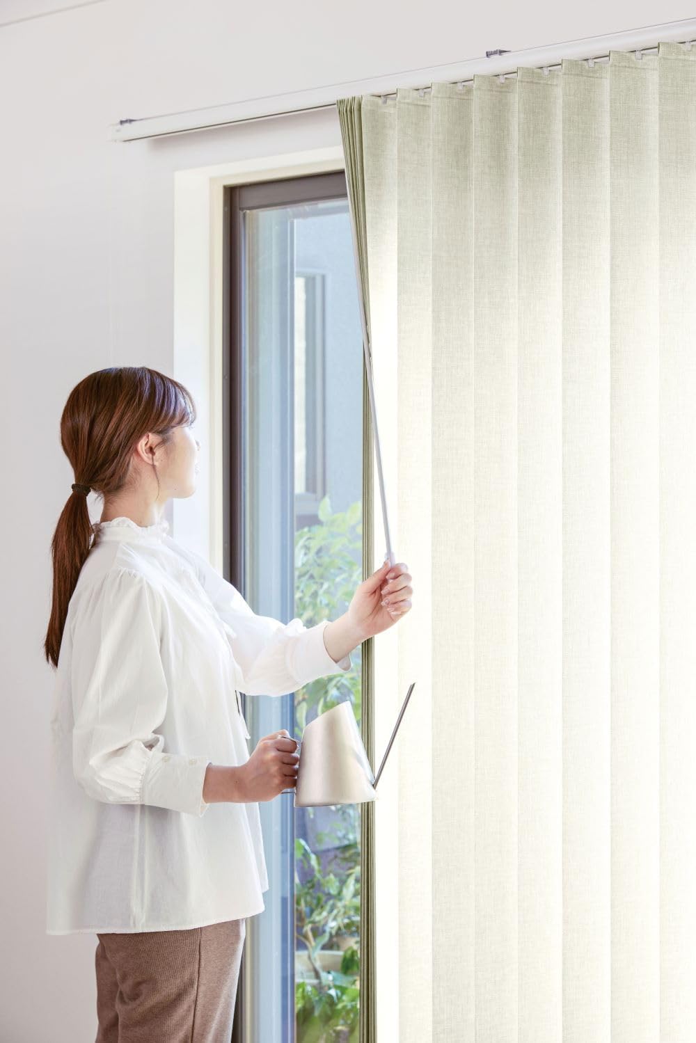 賃貸OKスリムつっぱりロールスクリーン 非遮光タイプ 1070mmX2040mm